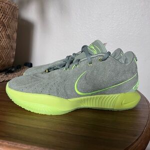 NEW Nike LeBron 21 Algae
